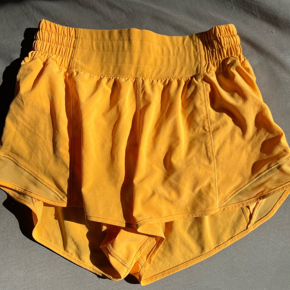 Lululemon HR 2.5” hotty hots